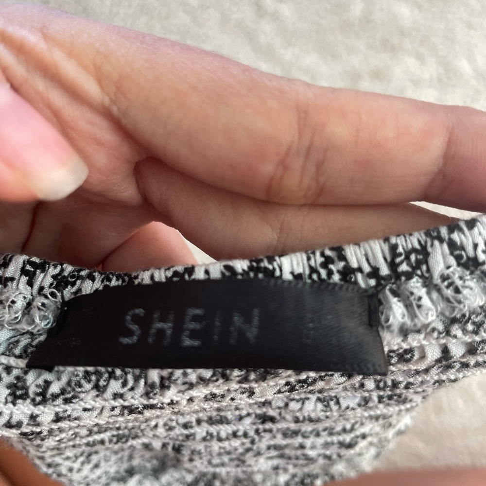 Black and white floral crop top